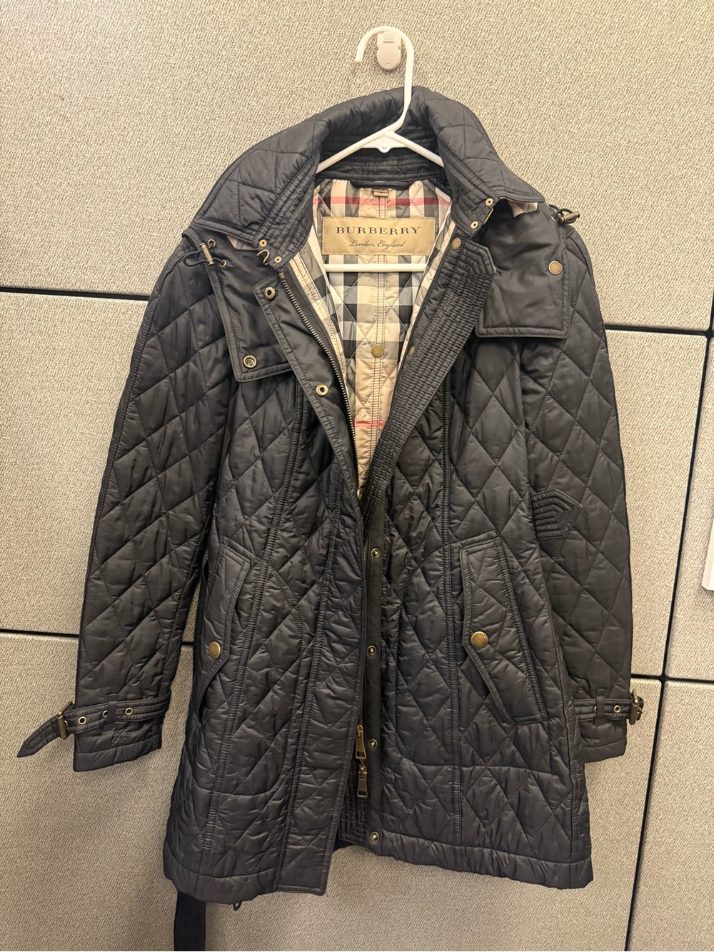 Burberry Quilted Black Women’s Puffer Coat with Check Lining